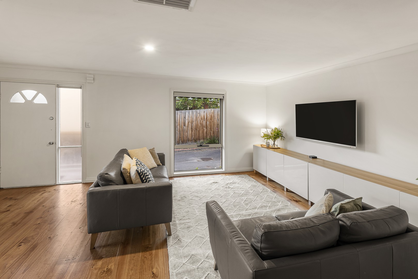 1/5 Walsh Street, Eltham, VIC 3095, Eltham - Thumbnail 3