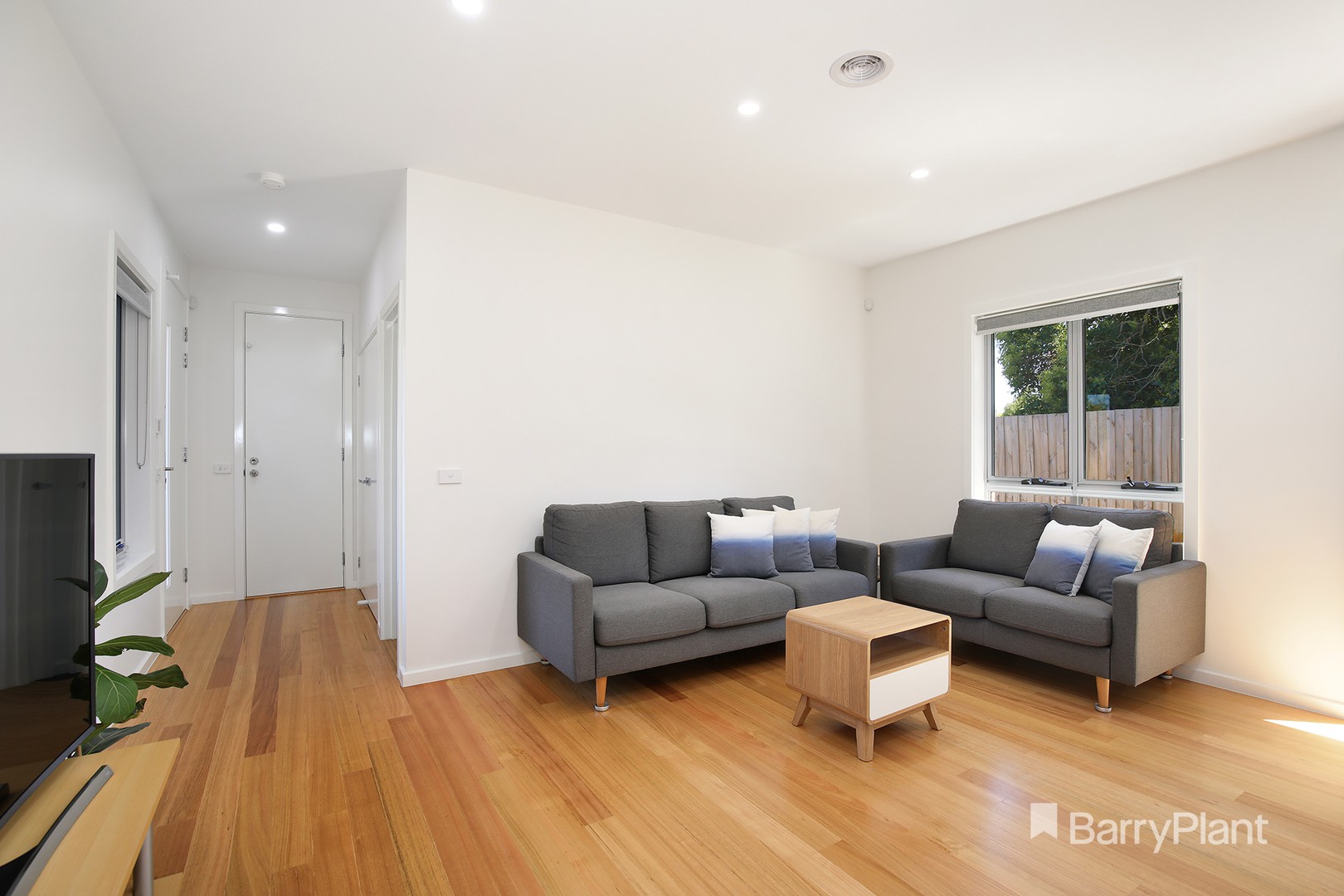 2/12 Swanston Street, Heidelberg Heights, VIC 3081, Heidelberg Heights - Thumbnail 3