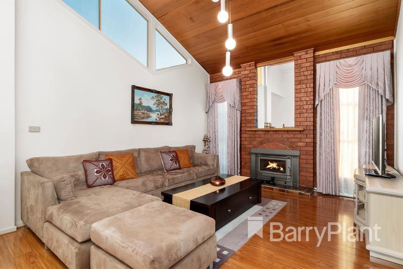 12 Moorhead DriveMill Park, VIC 3082, Mill Park - Thumbnail 2