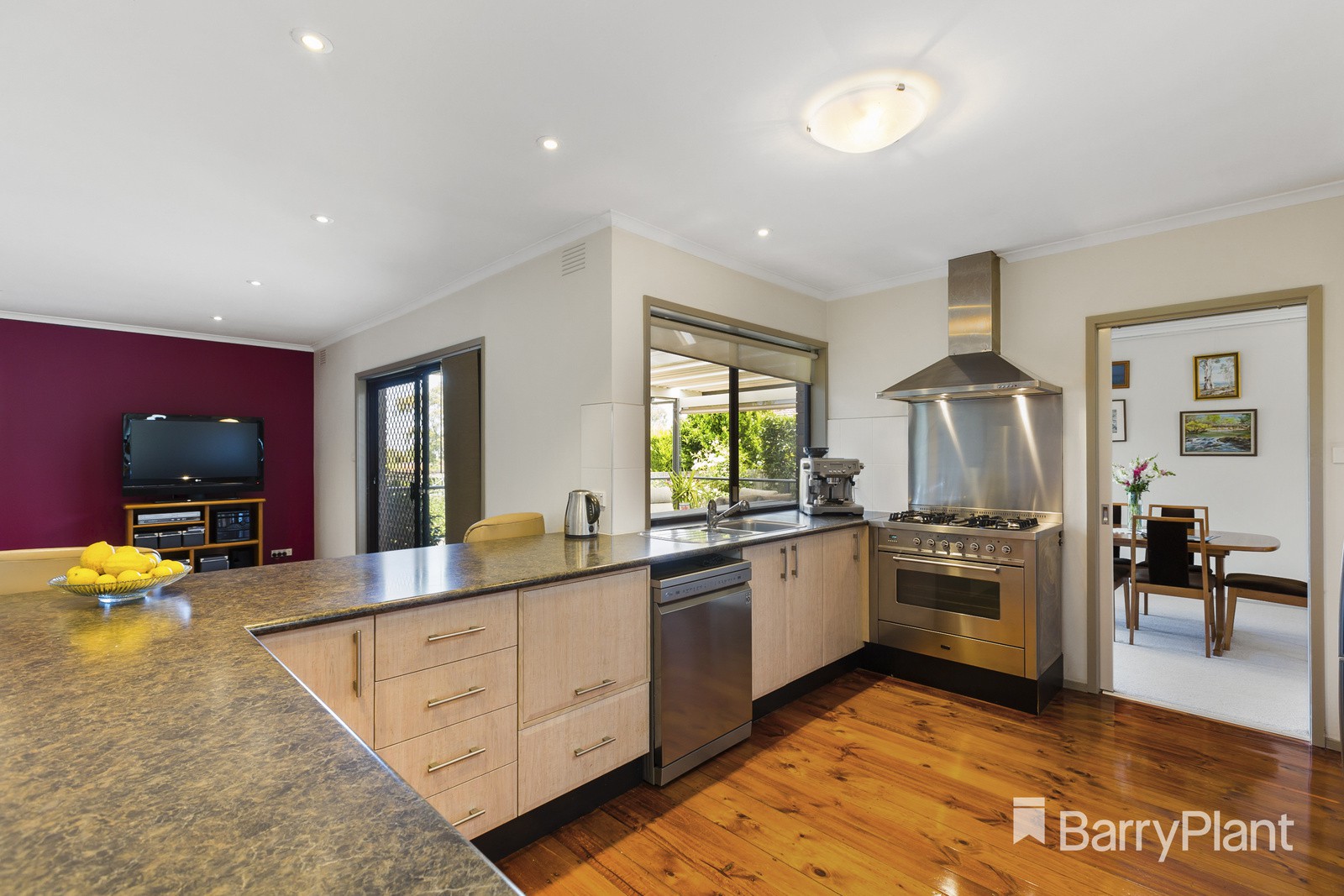 74 Mannering DriveGlen Waverley, VIC 3150, Glen Waverley - Thumbnail 3
