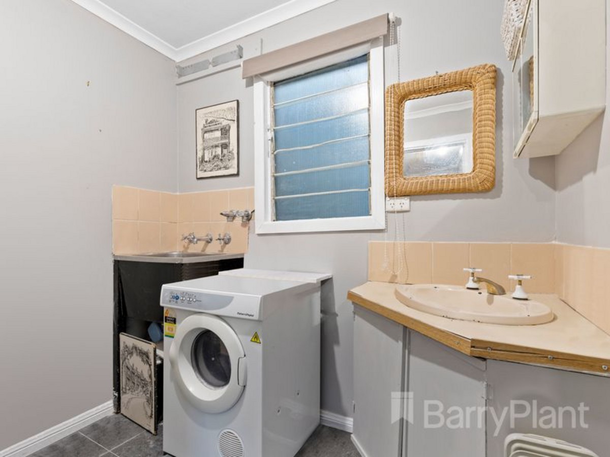 197 Humffray Street NorthBallarat East, VIC 3350, Ballarat East - Thumbnail 5