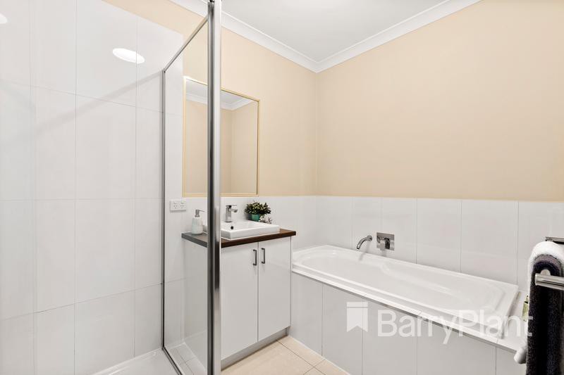 54 Saxony DriveEpping, VIC 3076, Epping - Thumbnail 5