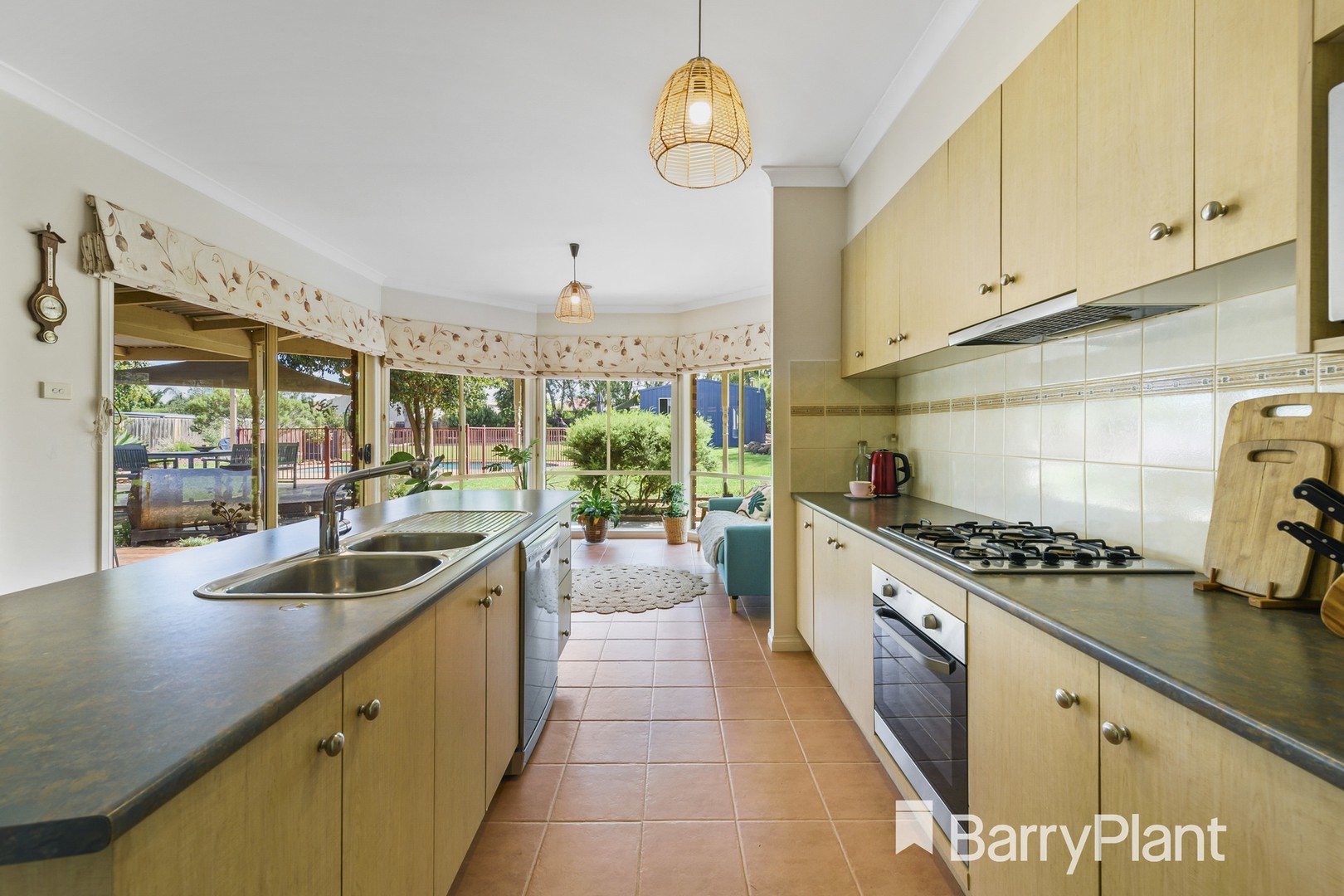 8 Sugarloaf BendBrookfield, VIC 3338, Brookfield - Thumbnail 2