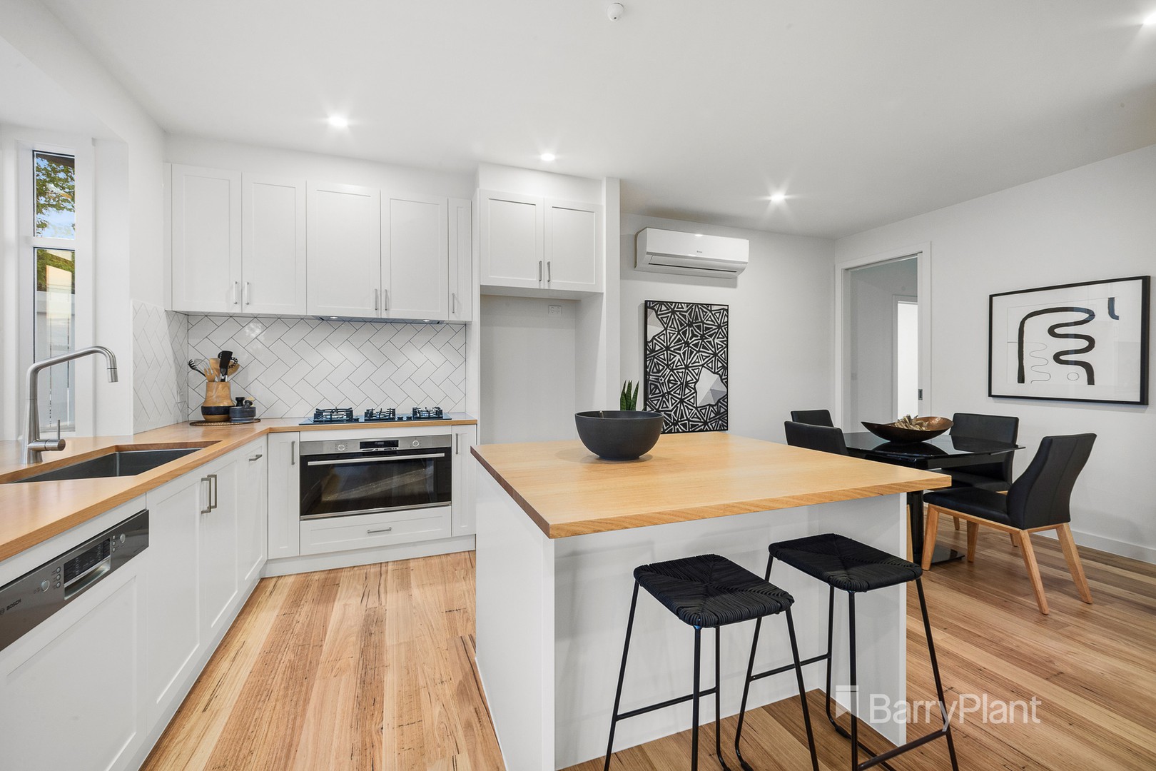 32 Elizabeth StreetCoburg, VIC 3058, Coburg - Thumbnail 3