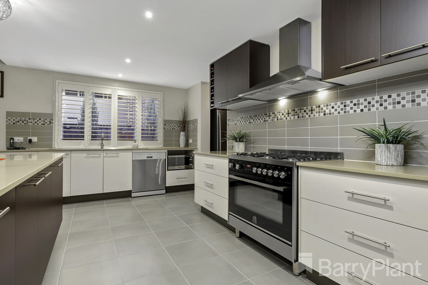 36 Fitzjohns DriveBundoora, VIC 3083, Bundoora - Thumbnail 5