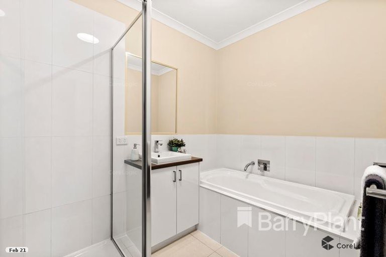 54 Saxony DriveEpping, VIC 3076, Epping - Thumbnail 3