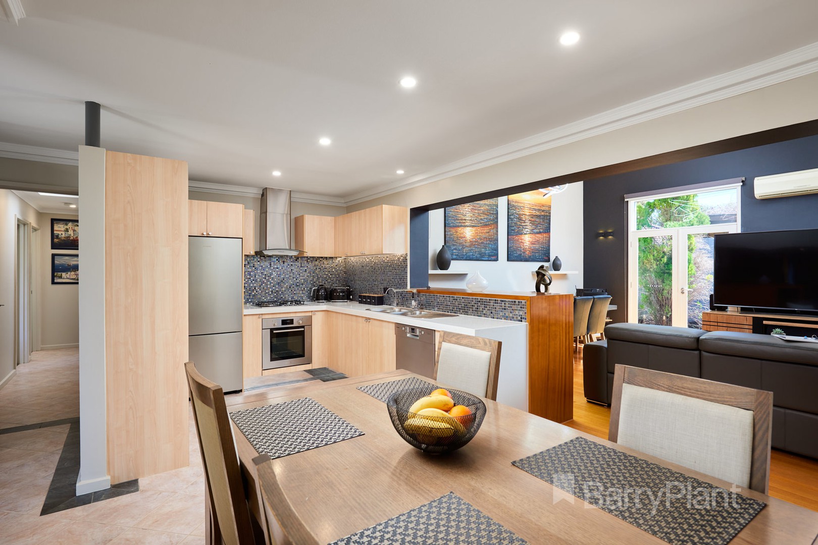 8 Ryecroft CourtNoble Park North, VIC 3174, Noble Park North - Thumbnail 3