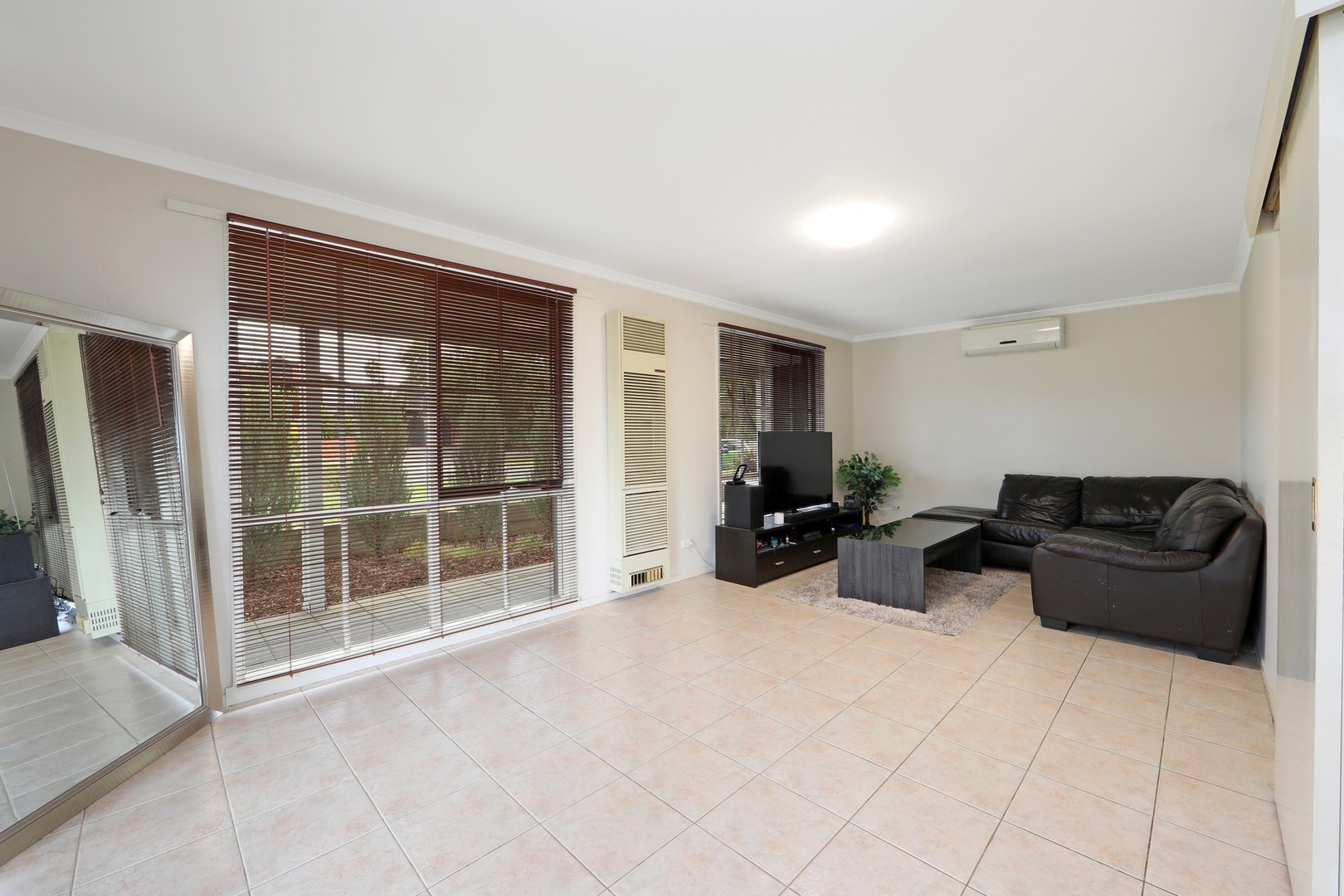 23 Lonsdale AvenueRowville, VIC 3178, Rowville - Thumbnail 2