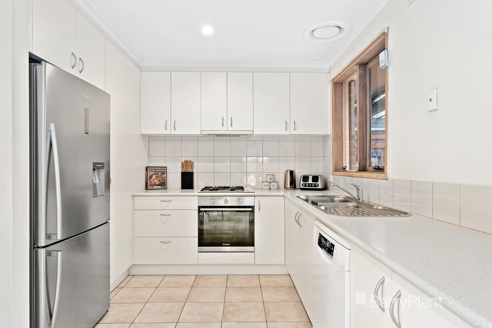 21 Huntingdon AvenueBayswater North, VIC 3153, Bayswater North - Thumbnail 4