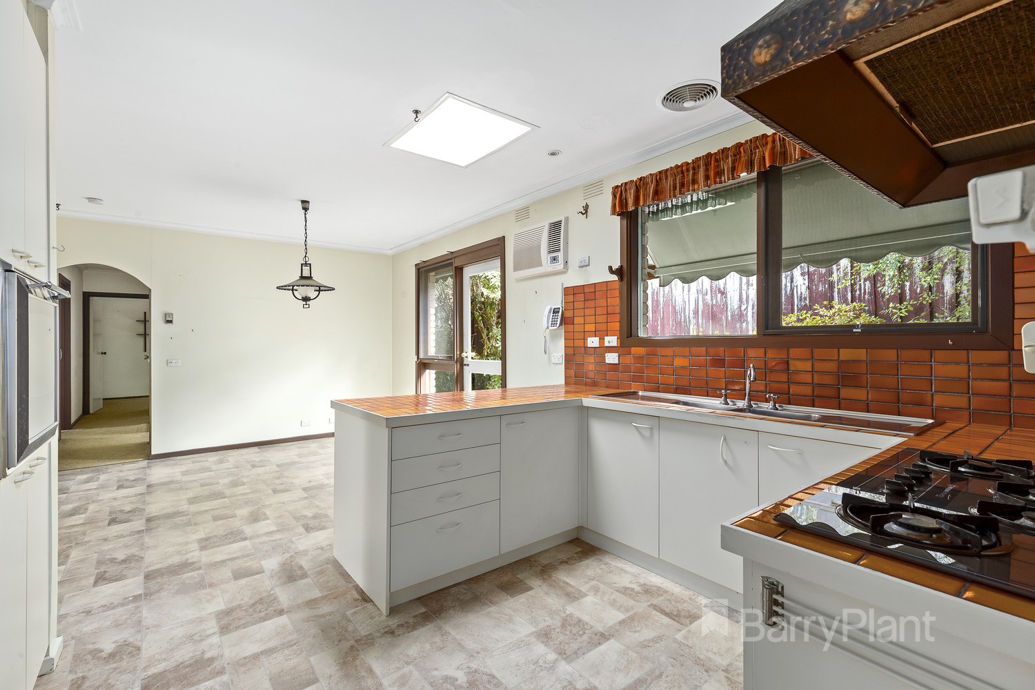 44 Bendoran Crescent, Bundoora, VIC 3083 - Thumbnail 2 - 03/03/2021