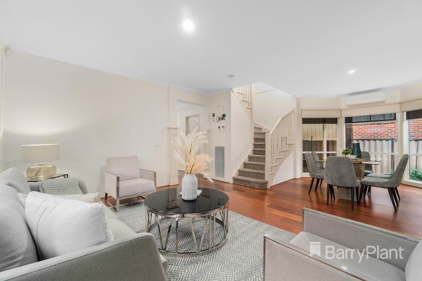 4 Hilliana WatersMill Park, VIC 3082, Mill Park - Thumbnail 2
