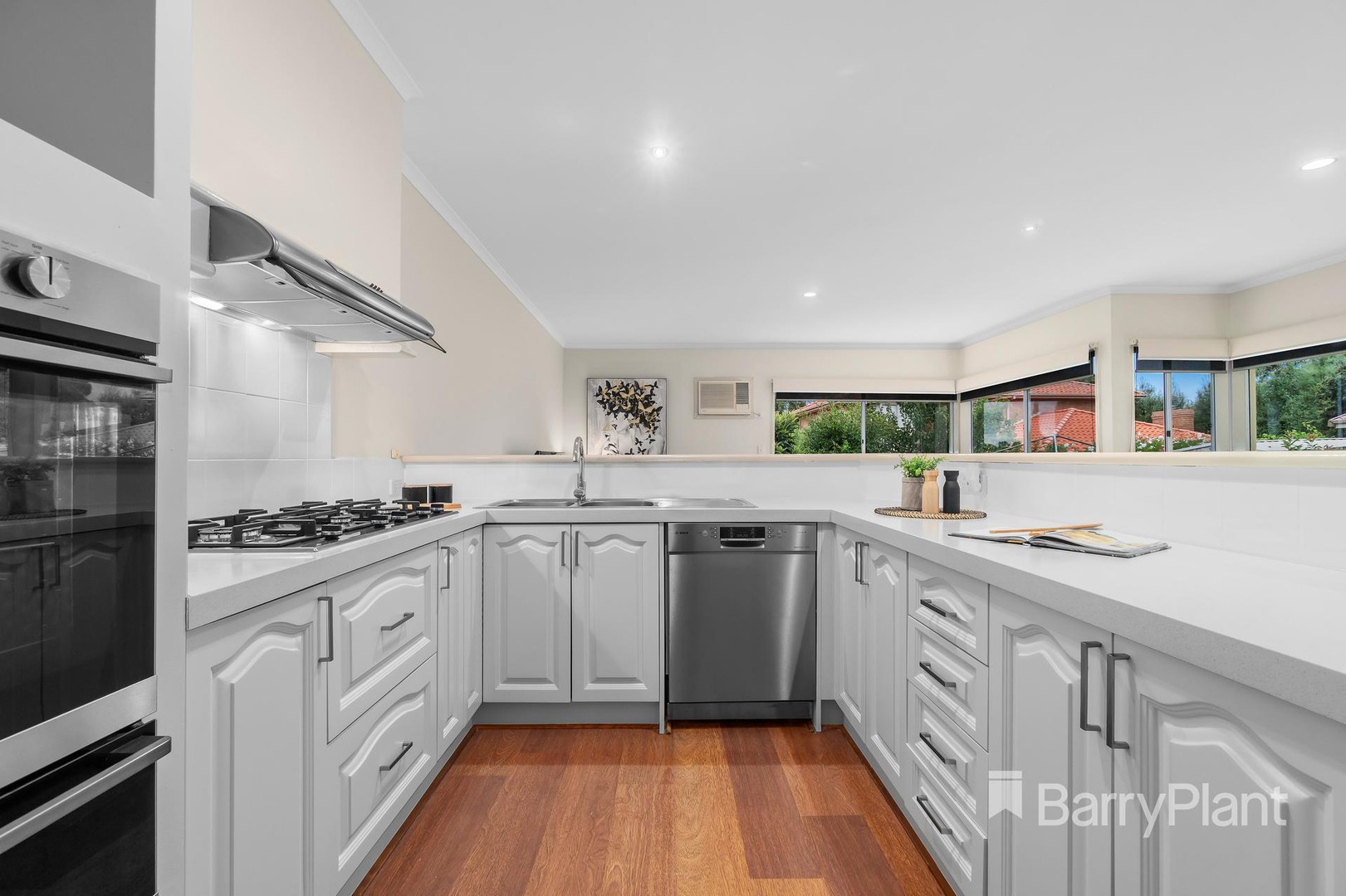 4 Hilliana WatersMill Park, VIC 3082, Mill Park - Thumbnail 3