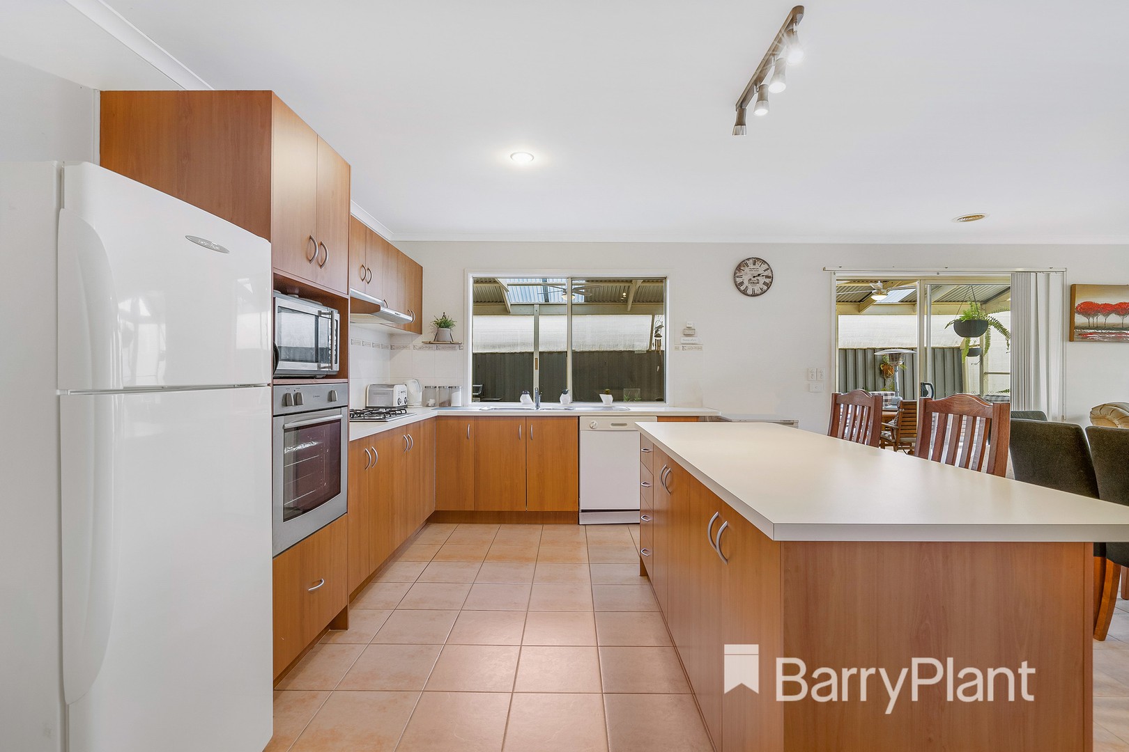 16 Melliodora CourtManor Lakes, VIC 3024, Manor Lakes - Thumbnail 2