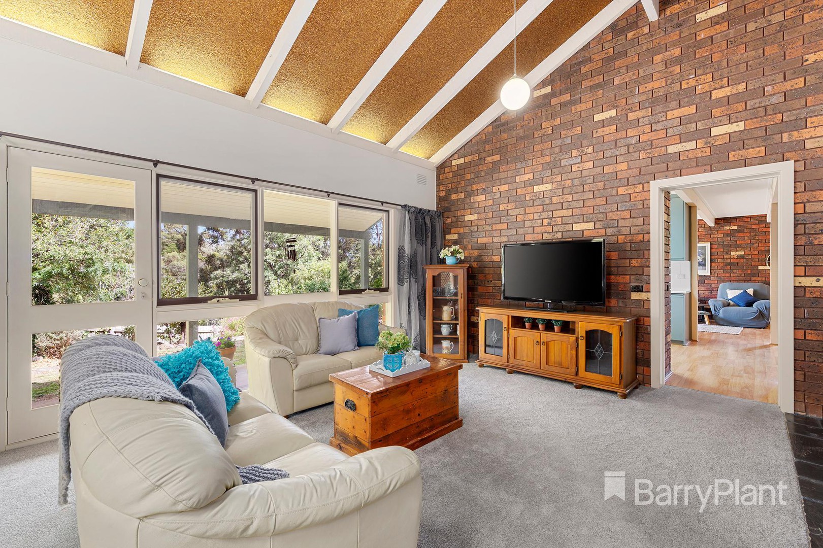 5 Loomai CloseGreensborough, VIC 3088, Greensborough - Thumbnail 2