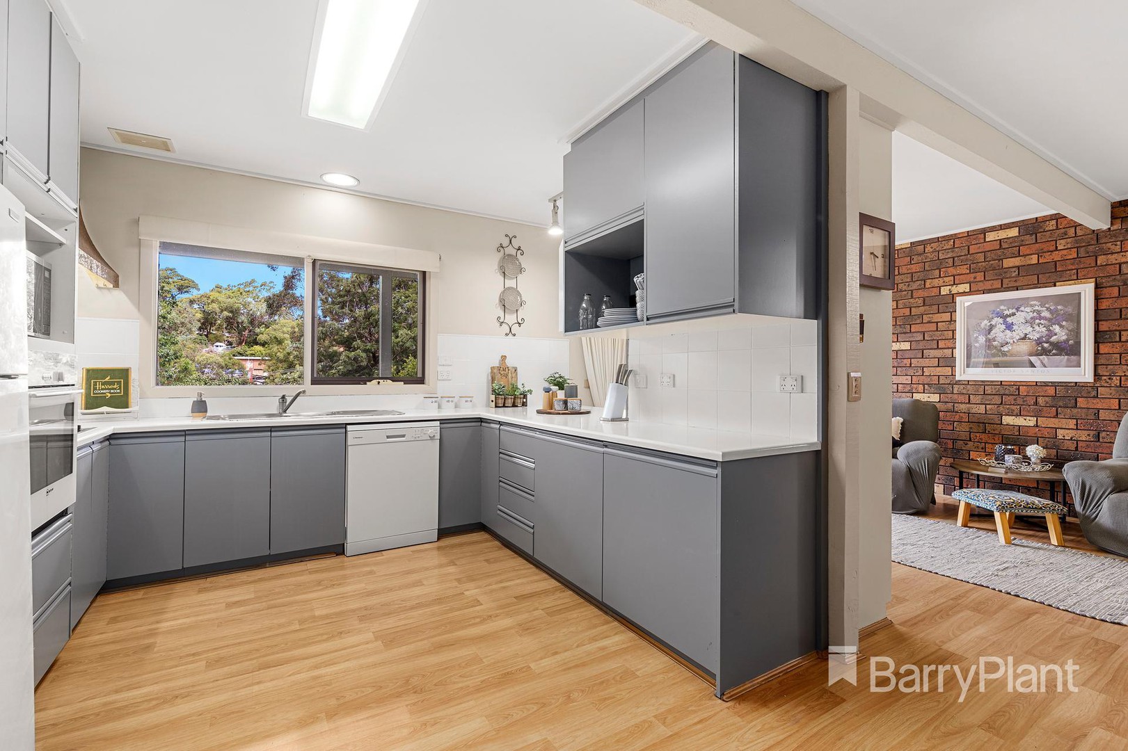 5 Loomai CloseGreensborough, VIC 3088, Greensborough - Thumbnail 3