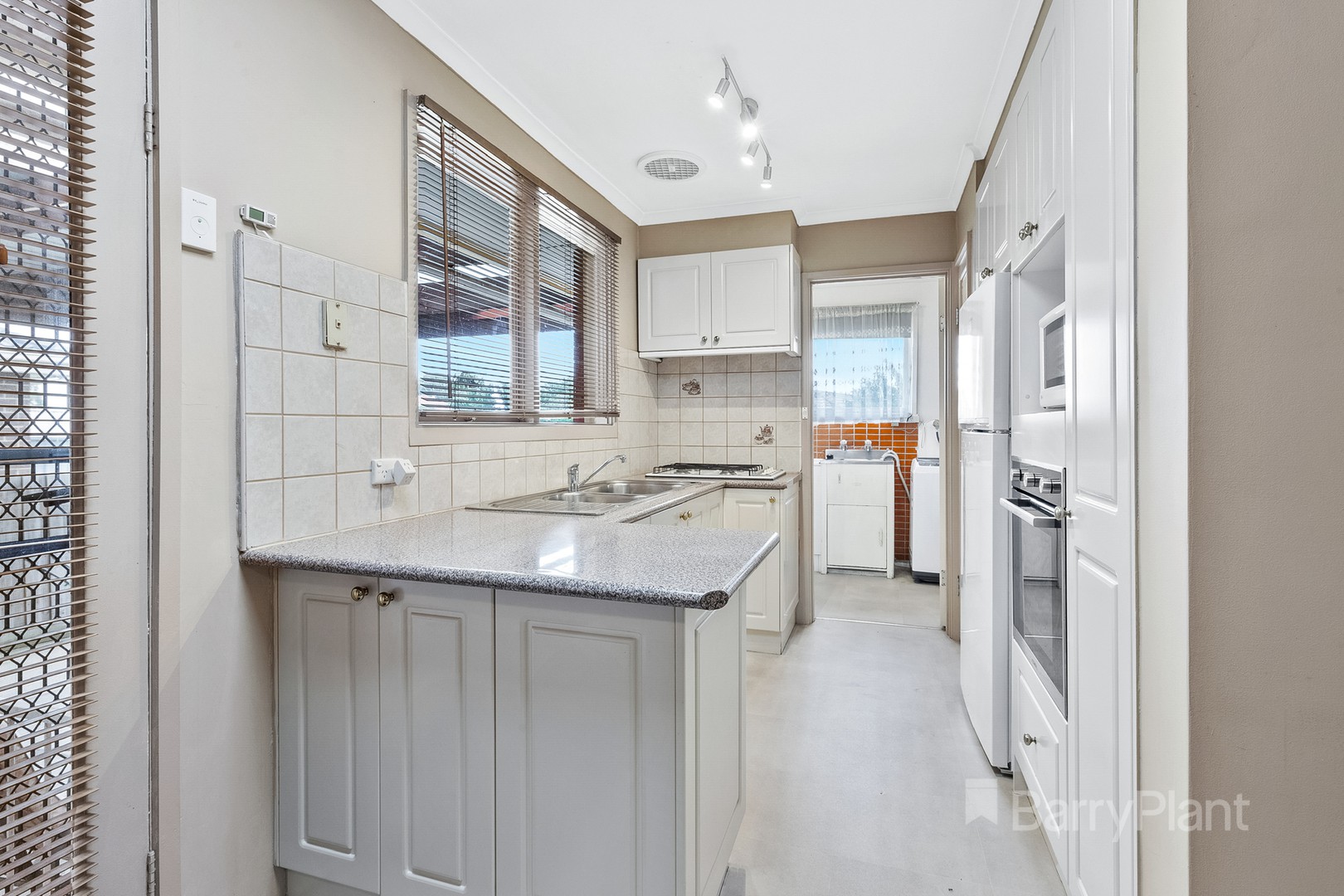 19 Camdale ParadeSt Albans, VIC 3021, St Albans - Thumbnail 3