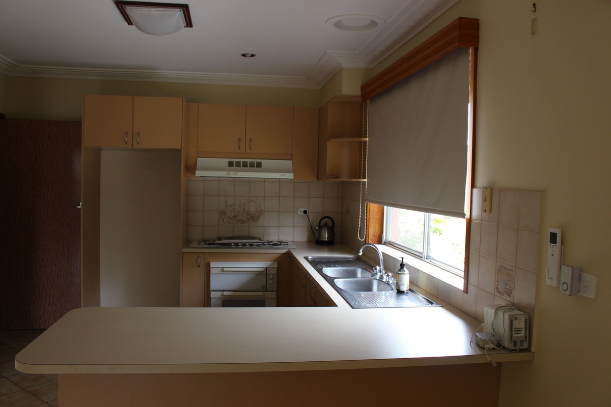 4 Russell Road, Gembrook, VIC 3783 - Thumbnail 2 - 05/03/2021