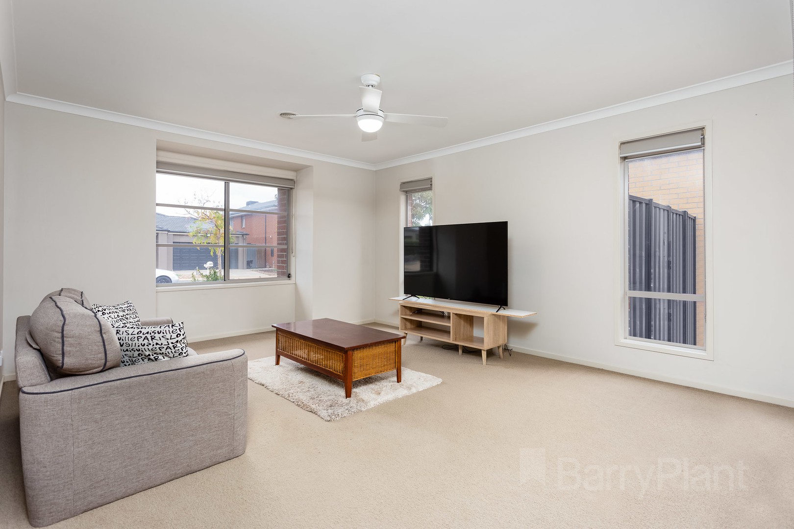 7 Luxford DrivePoint Cook, VIC 3030, Point Cook - Thumbnail 2