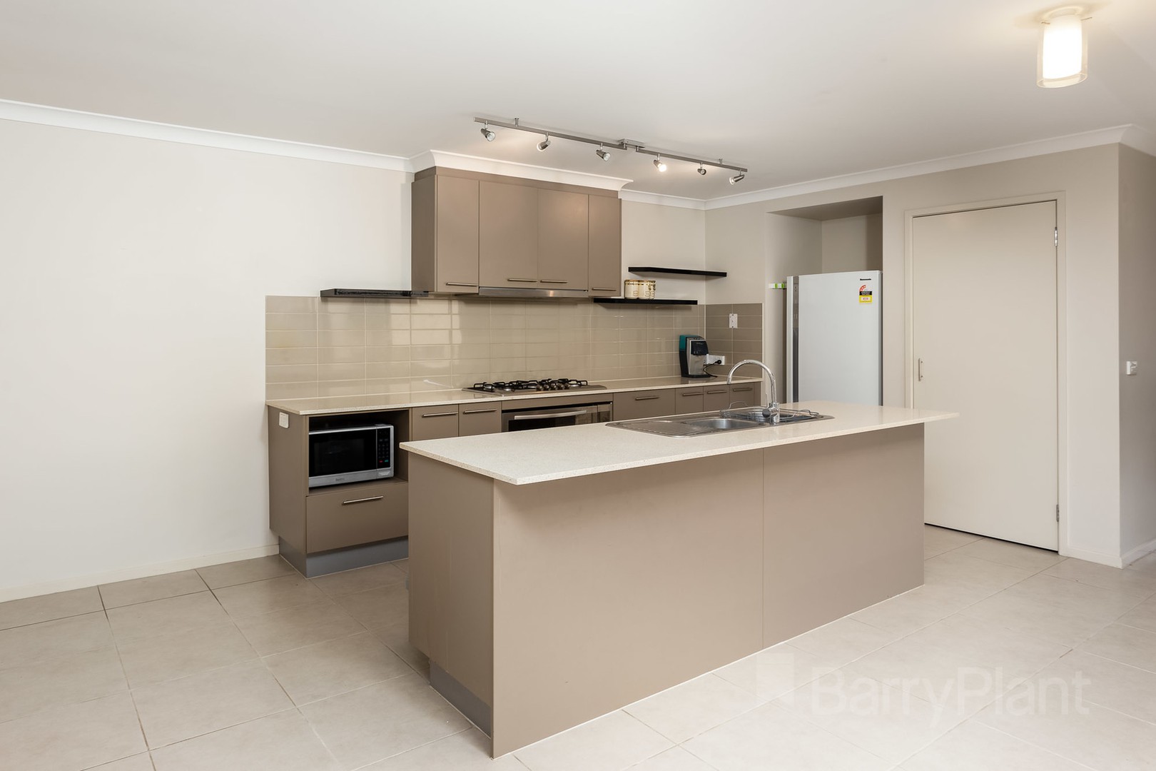 7 Luxford DrivePoint Cook, VIC 3030, Point Cook - Thumbnail 4