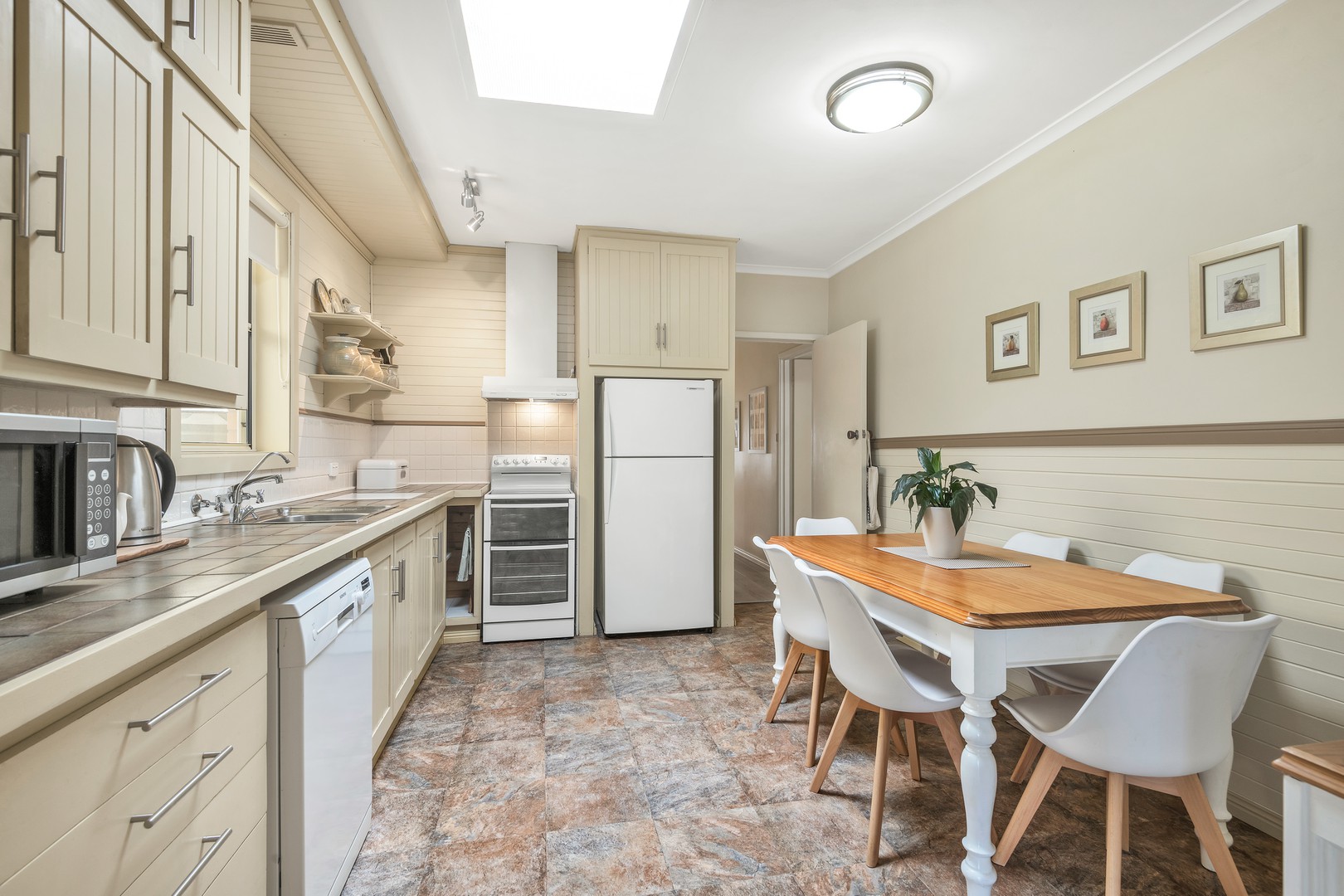 7 Higgins CourtBreakwater, VIC 3219, Breakwater - Thumbnail 3