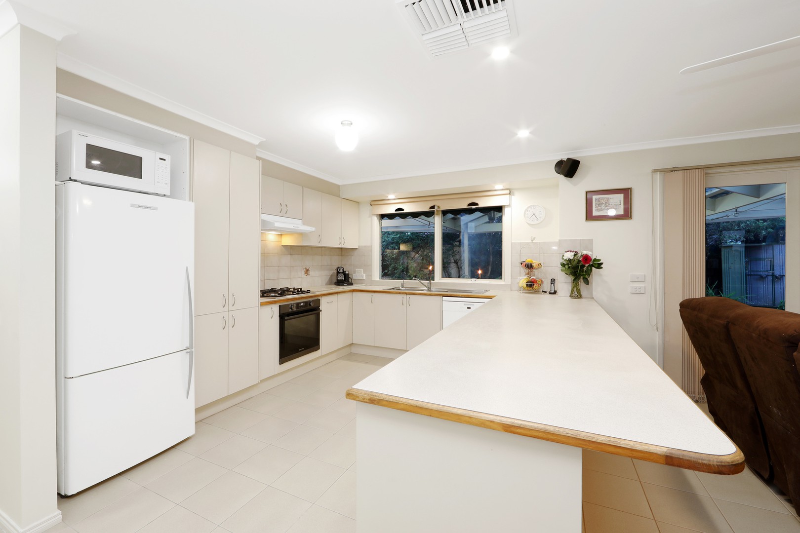 2 Narambi CloseFerntree Gully, VIC 3156, Ferntree Gully - Thumbnail 4