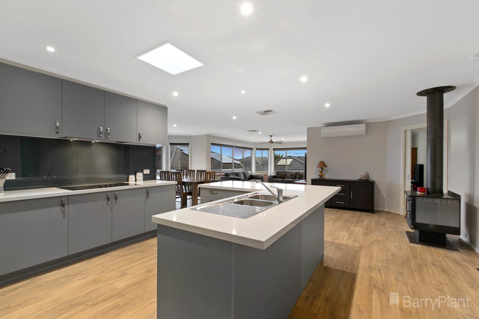 8 Lasiandra CircuitNarre Warren, VIC 3805, Narre Warren - Thumbnail 3