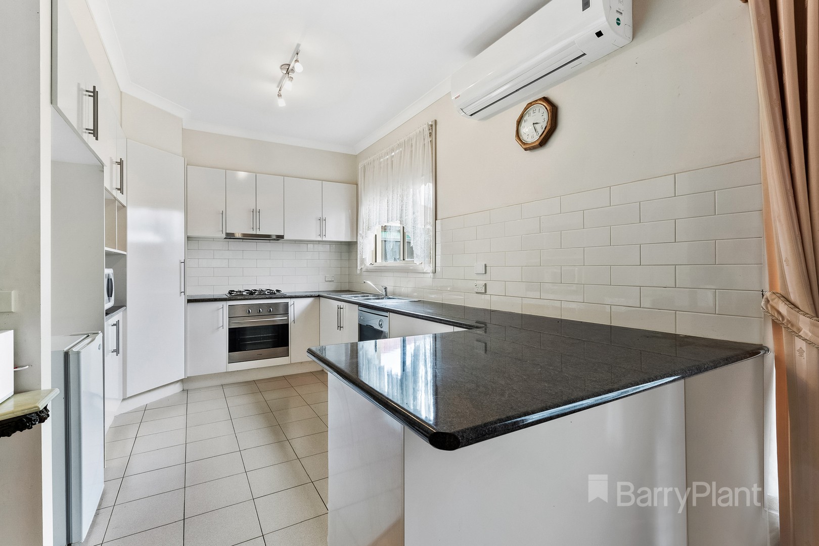 3/4 Levenia StreetSt Albans, VIC 3021, St Albans - Thumbnail 2
