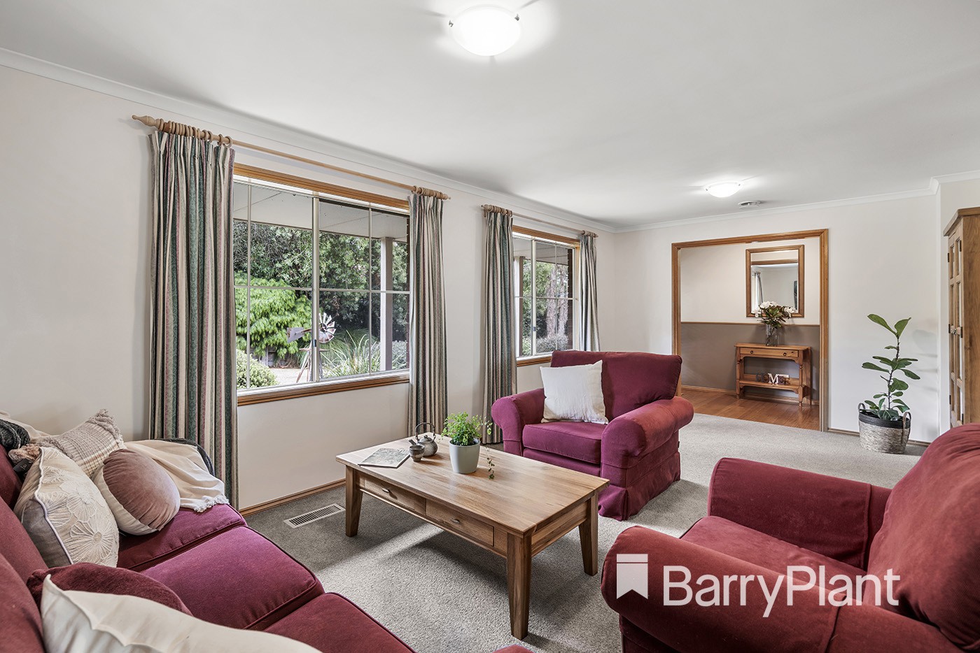 16 Edmond CrescentWandin North, VIC 3139, Wandin North - Thumbnail 4