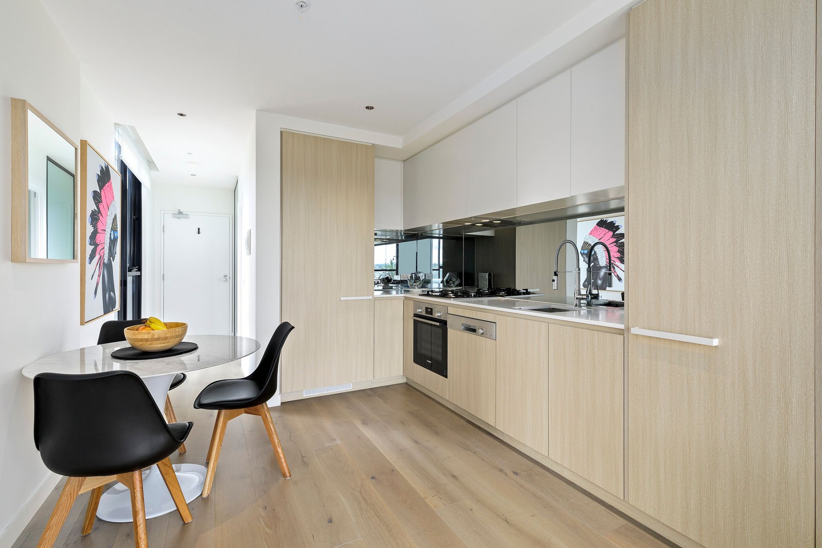 706/19 Russell StreetEssendon, VIC 3040, Essendon - Thumbnail 3