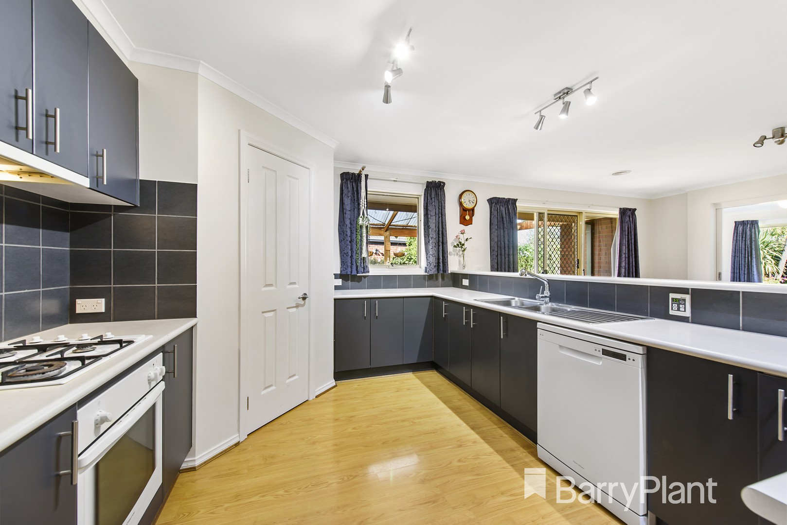 11 Rowena CourtDerrimut, VIC 3026, Derrimut - Thumbnail 3