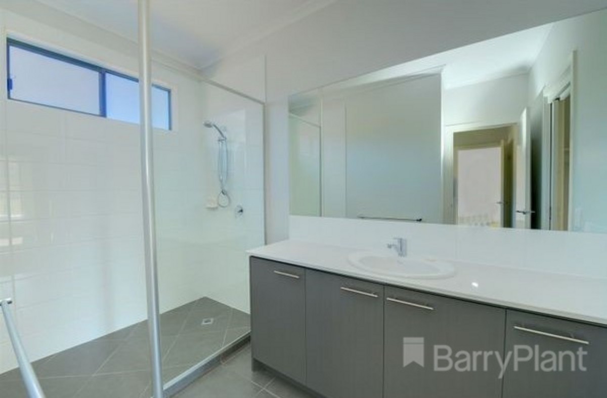 2/119 Yarana DriveMount Helen, VIC 3350, Mount Helen - Thumbnail 8