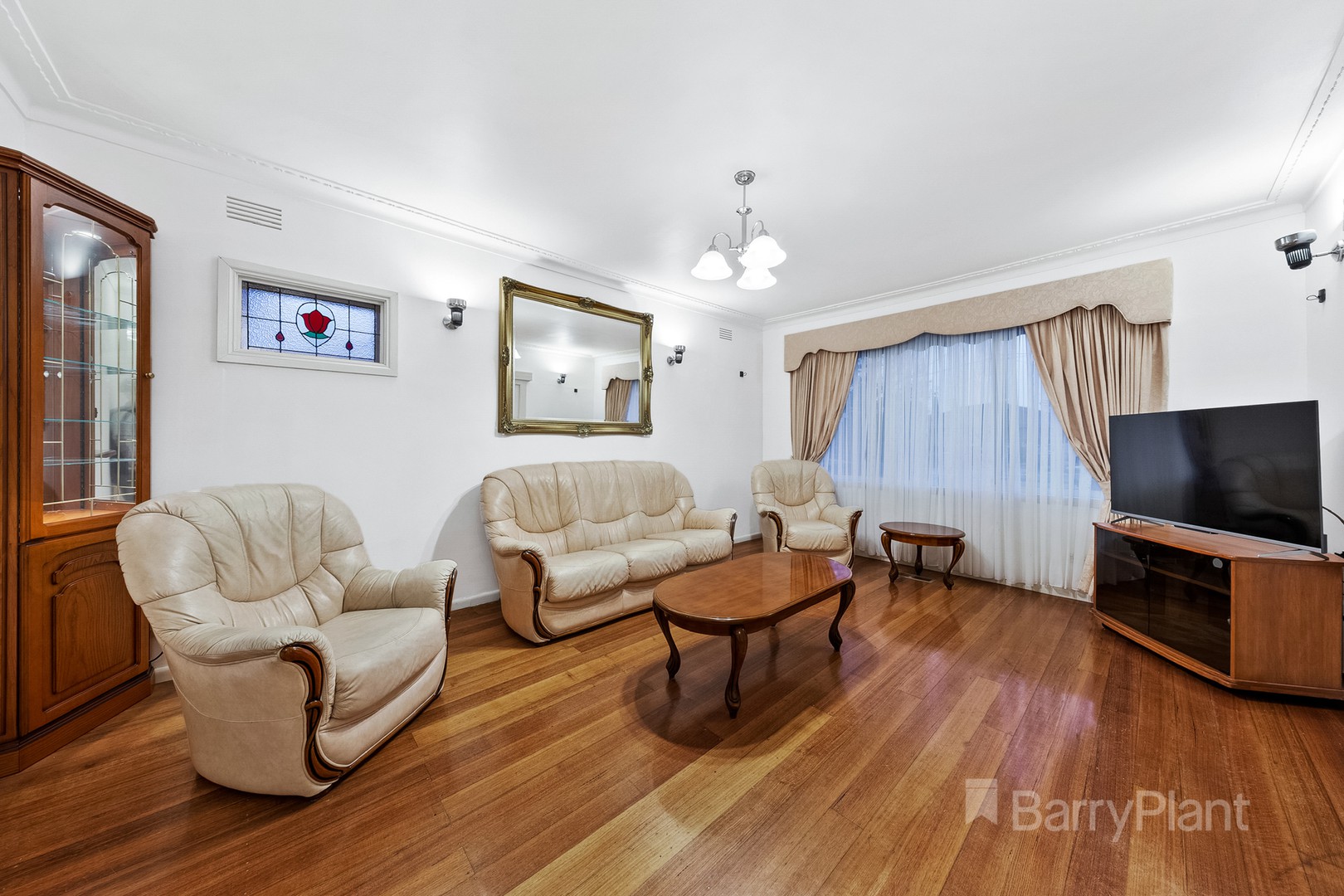 12 Burgundy CrescentSt Albans, VIC 3021, St Albans - Thumbnail 2