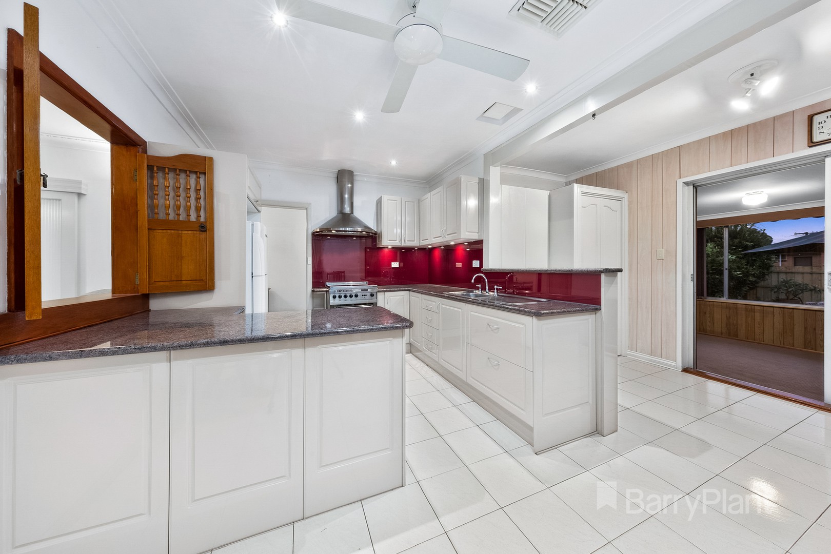 12 Burgundy CrescentSt Albans, VIC 3021, St Albans - Thumbnail 5