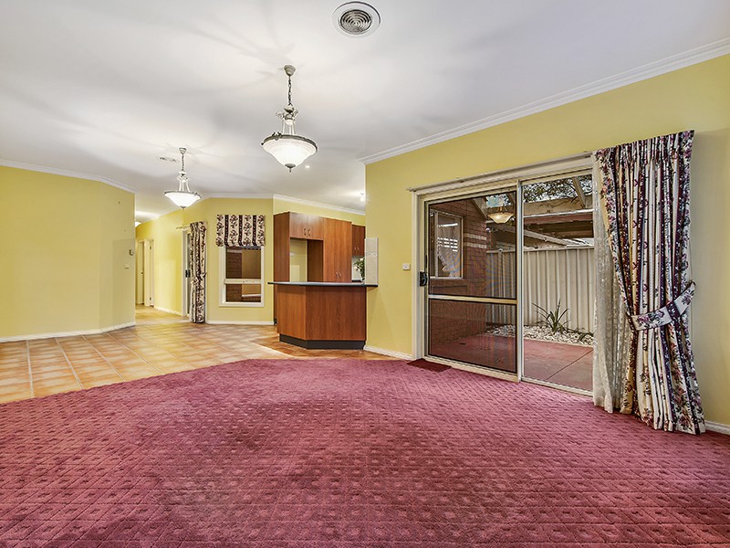 5 Smethwick Green, Caroline Springs, VIC 3023 - Thumbnail 2 - 15/03/2021