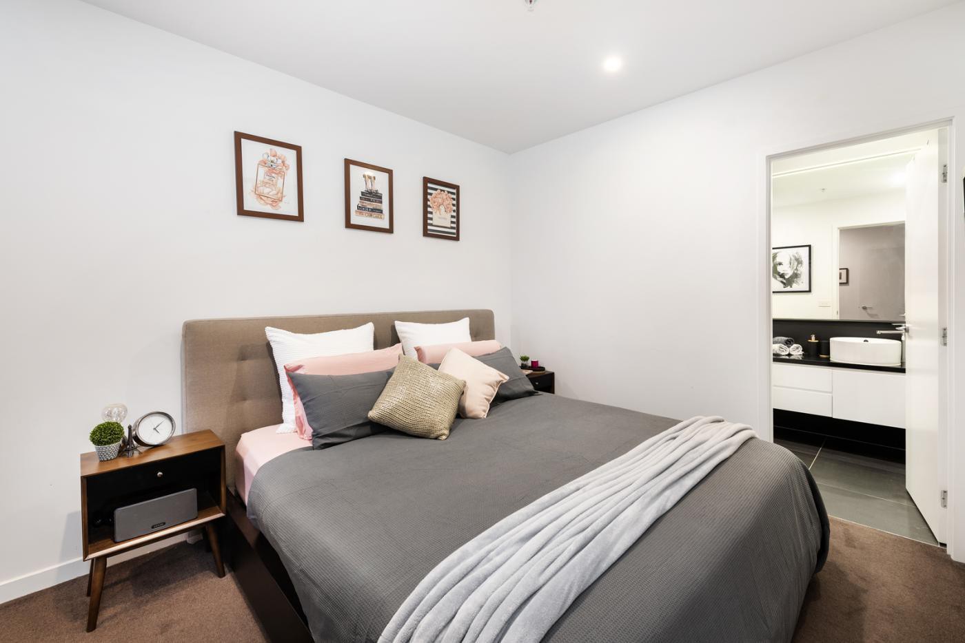 307/5 Sovereign Point Court, Doncaster, VIC 3108, Doncaster - Thumbnail 3