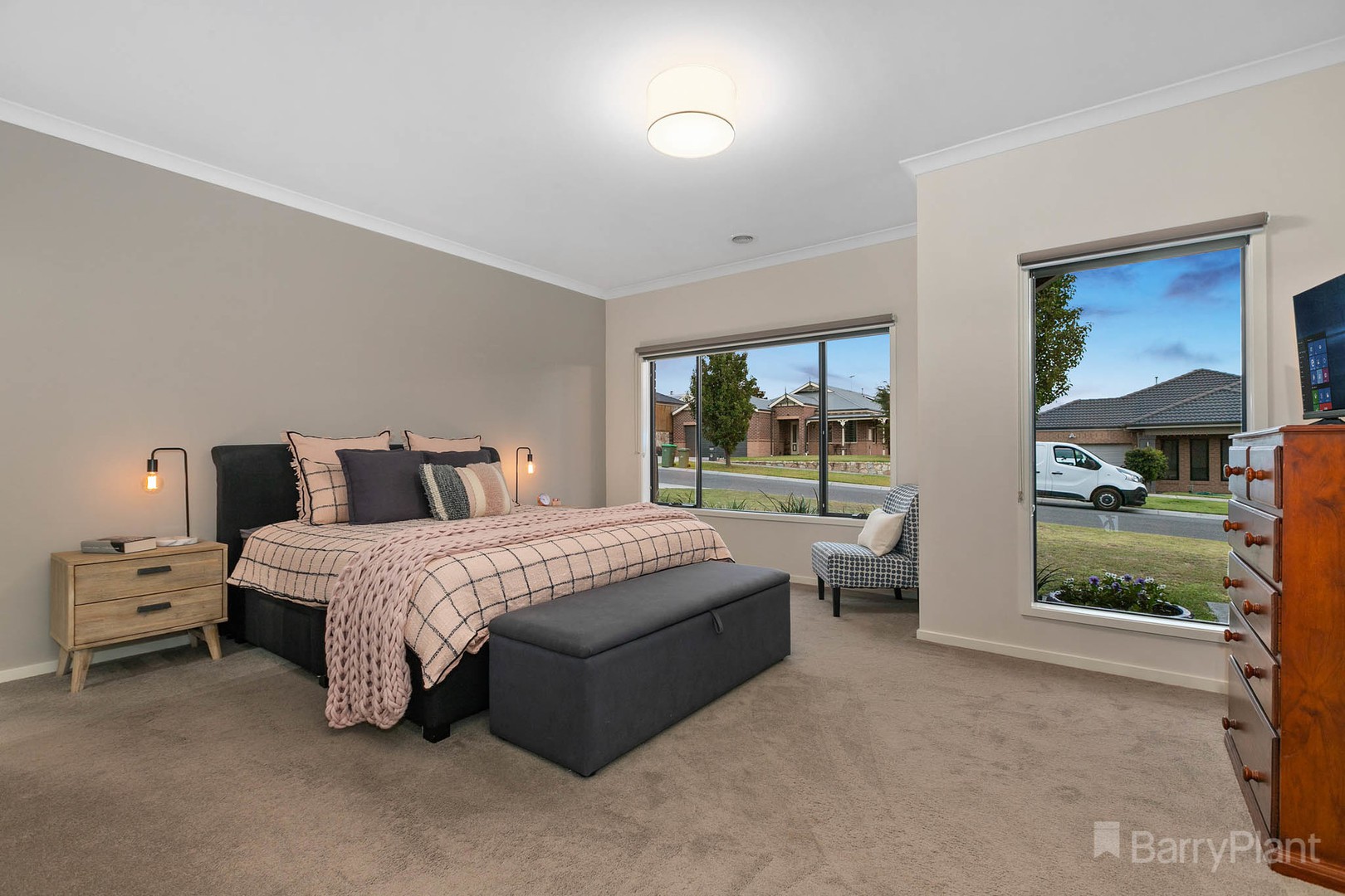 40 Arthur Phillip DrivePakenham, VIC 3810, Pakenham - Thumbnail 2