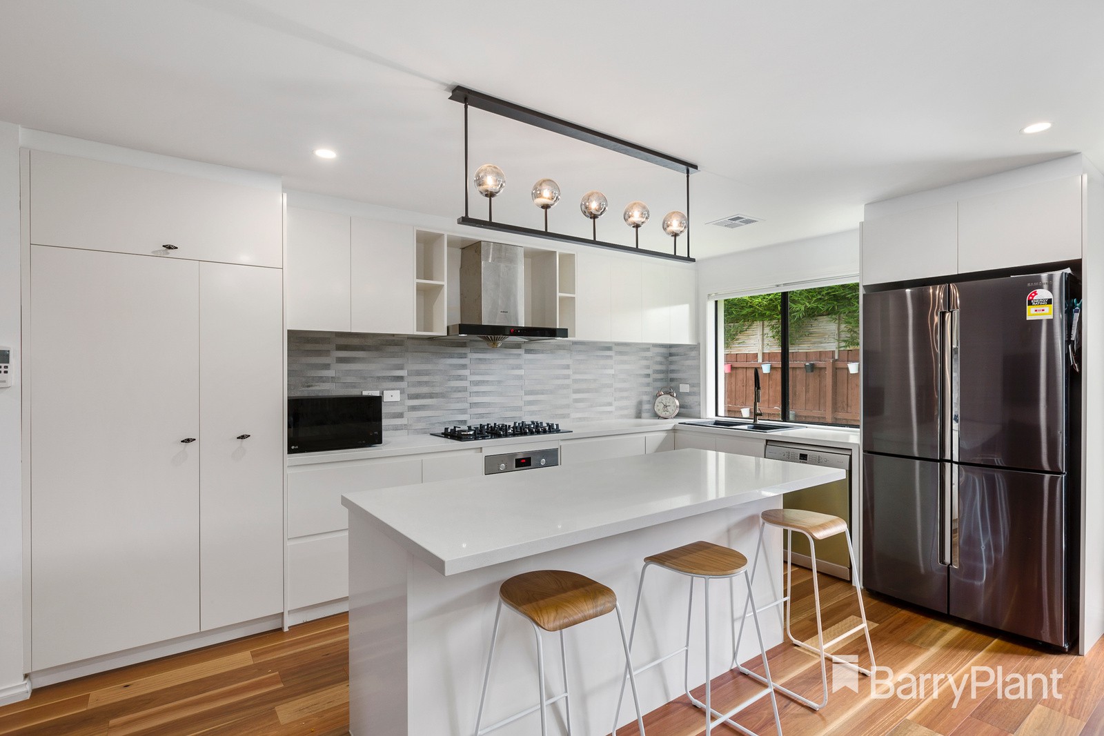 2/3 Ascot CourtGlen Waverley, VIC 3150, Glen Waverley - Thumbnail 3