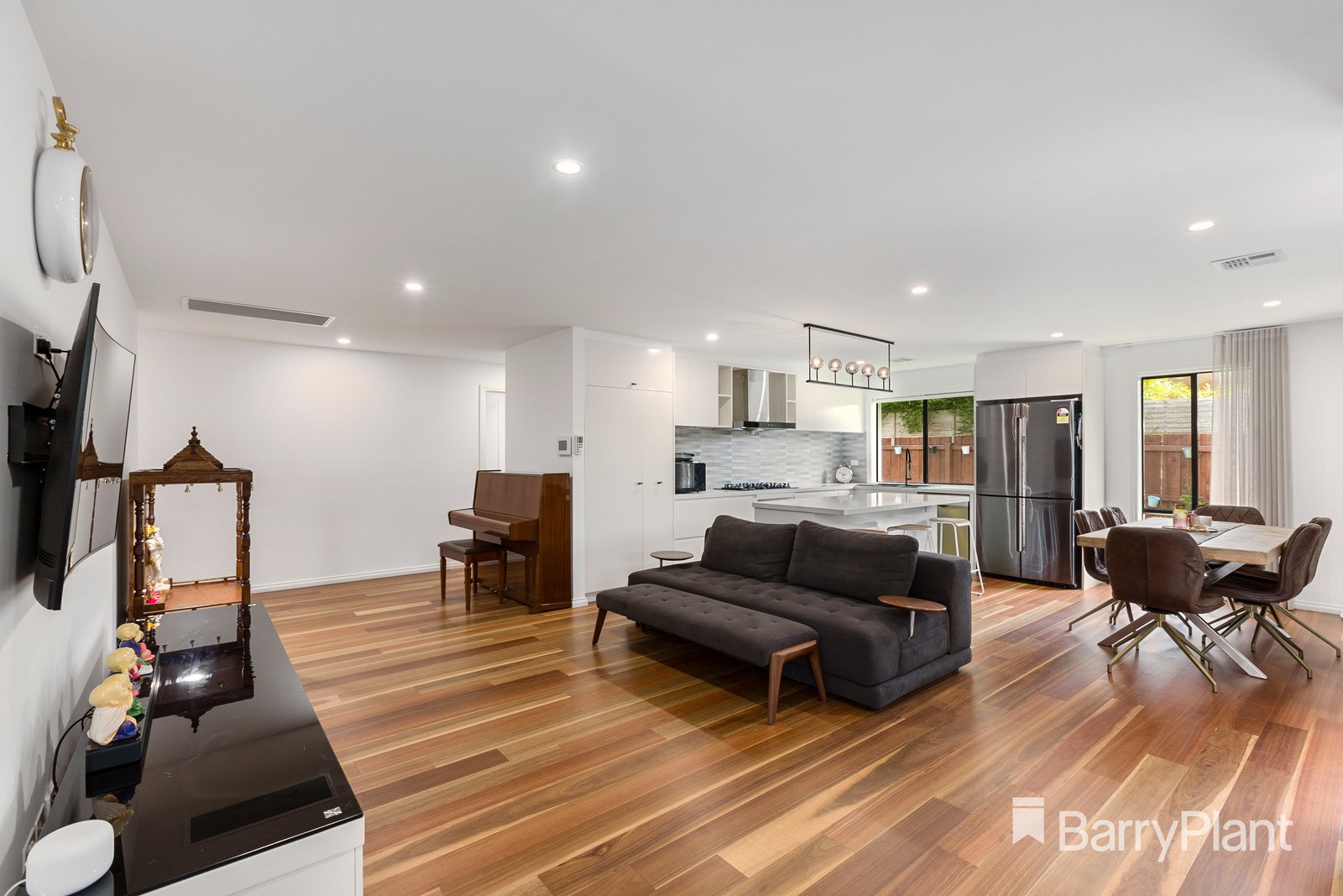 2/3 Ascot CourtGlen Waverley, VIC 3150, Glen Waverley - Thumbnail 5