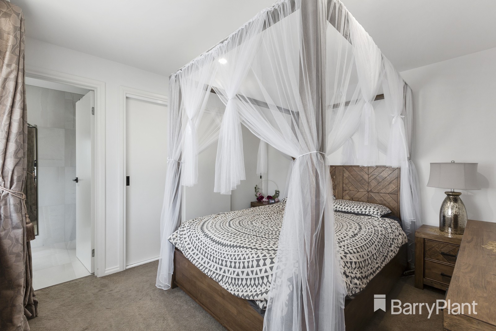 2/3 Ascot CourtGlen Waverley, VIC 3150, Glen Waverley - Thumbnail 6