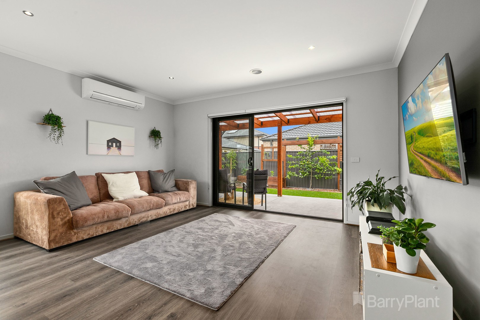 3 Tinnadice RoadCranbourne East, VIC 3977, Cranbourne East - Thumbnail 4