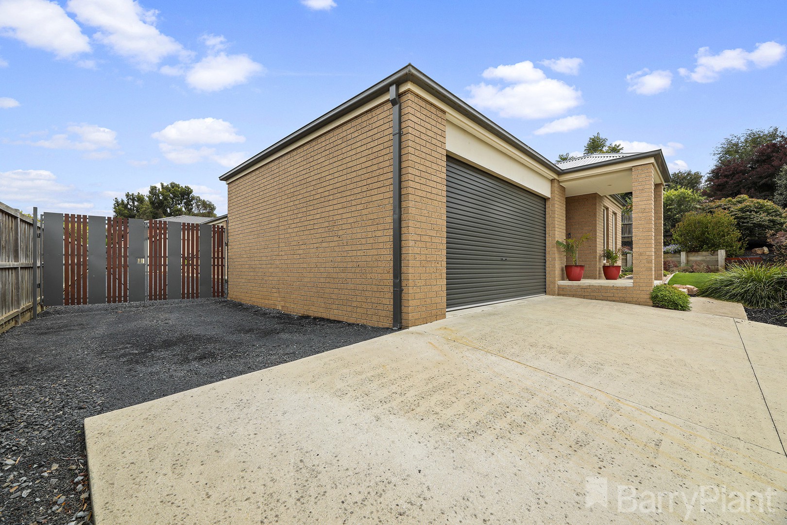 22 Monica Drive, Drouin, VIC 3818 - Thumbnail 2 - 17/03/2021
