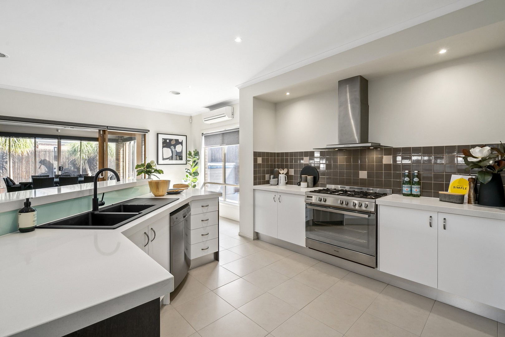 2 Holly CourtGowanbrae, VIC 3043, Gowanbrae - Thumbnail 3