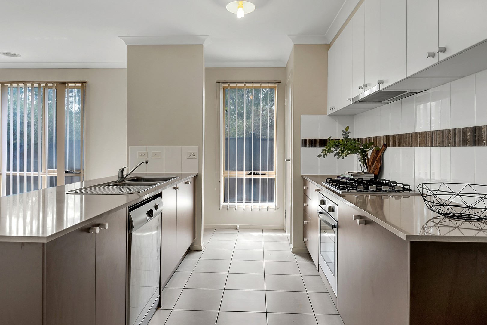 39 Mareeba Way, Craigieburn, VIC 3064 - Thumbnail 2 - 19/03/2021