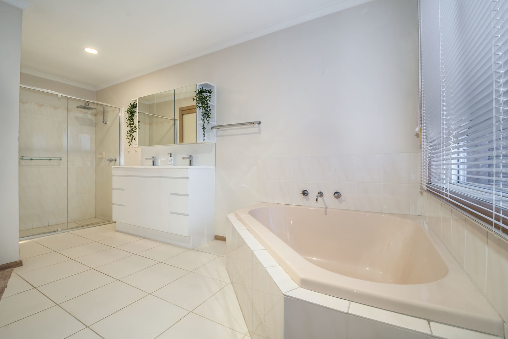 7 Roger CourtRowville, VIC 3178, Rowville - Thumbnail 8