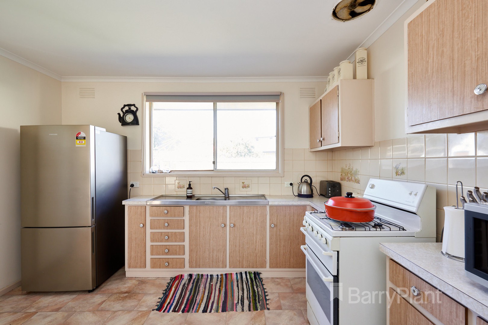 16 Walnut CrescentNoble Park, VIC 3174, Noble Park - Thumbnail 4