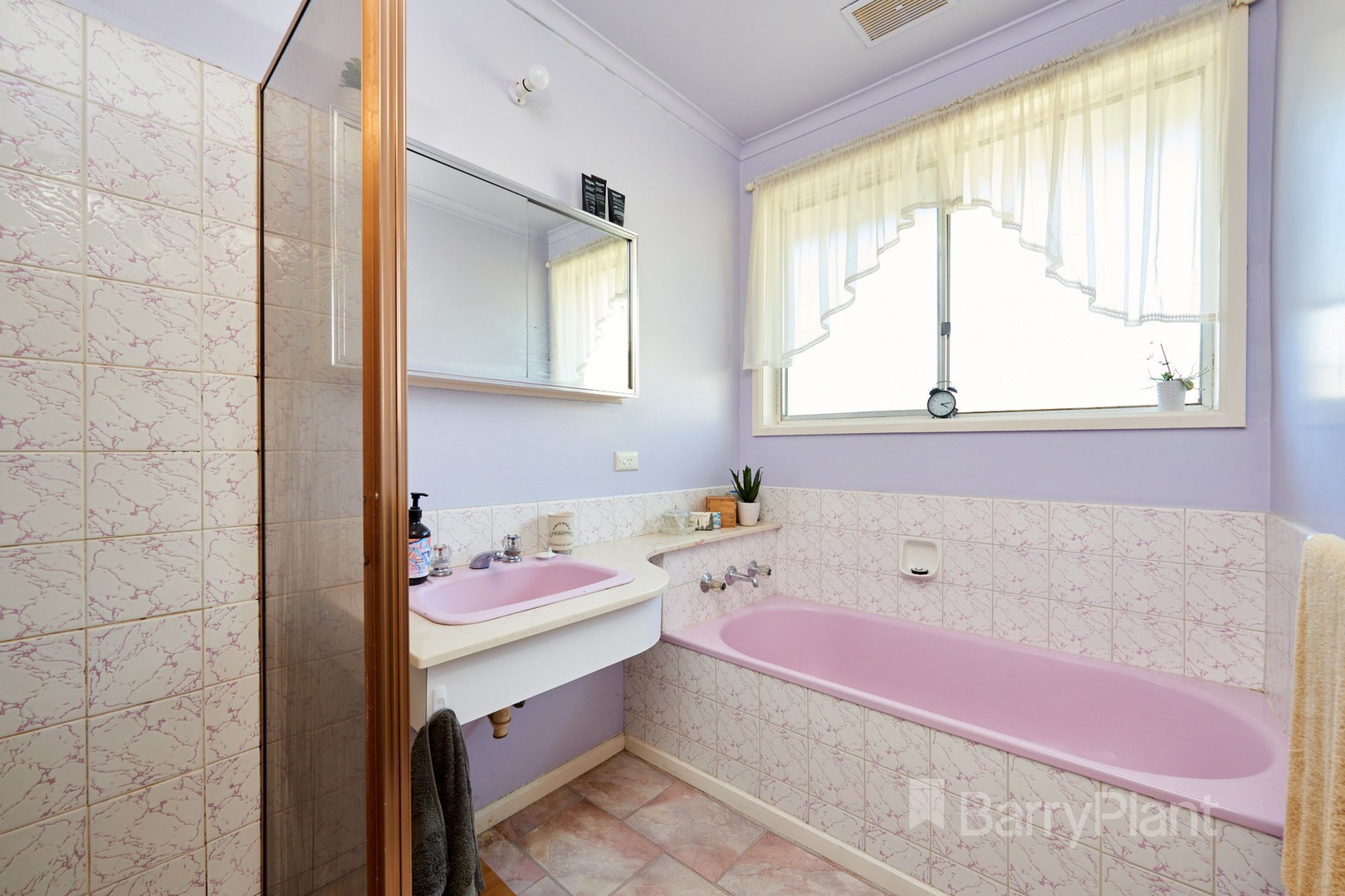 16 Walnut CrescentNoble Park, VIC 3174, Noble Park - Thumbnail 7