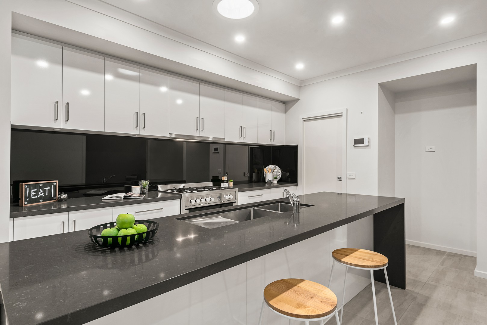 2 Tagama  CourtDoreen, VIC 3754, Doreen - Thumbnail 5