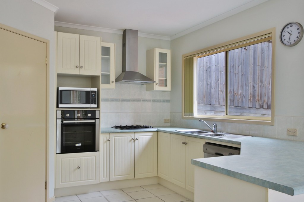 10 Kathleen Court, Montmorency, VIC 3094 - Thumbnail 2 - 22/03/2021