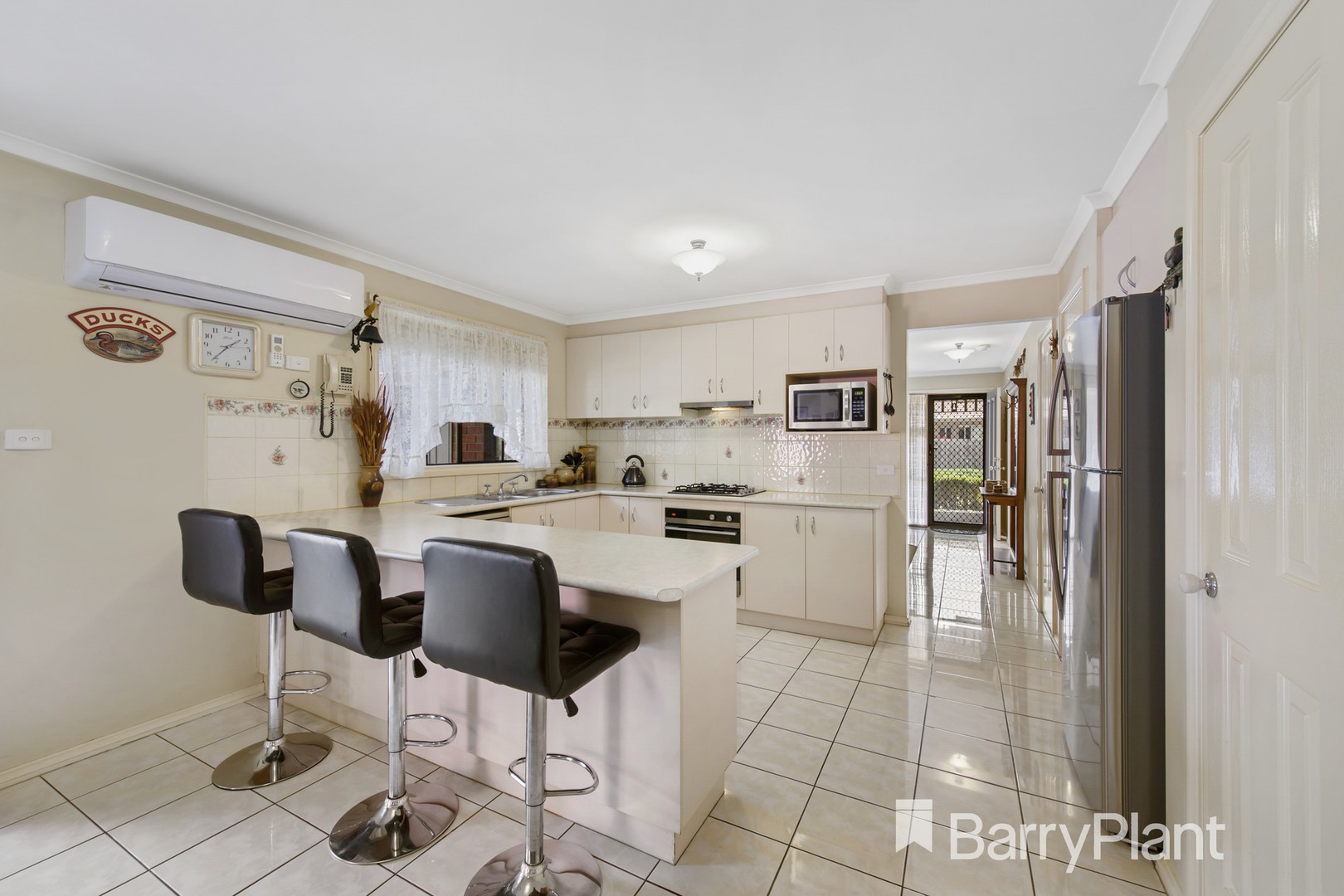 9 Anglia CourtWerribee, VIC 3030, Werribee - Thumbnail 4