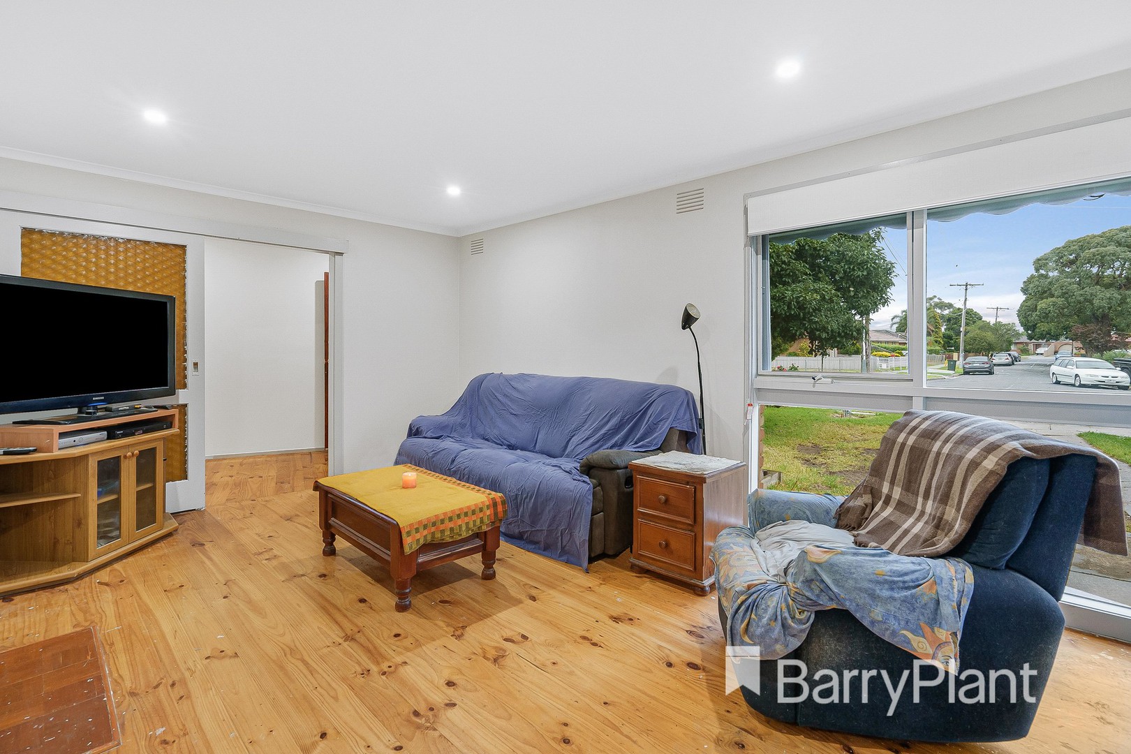 8 Yan Yean PlaceSt Albans, VIC 3021, St Albans - Thumbnail 2